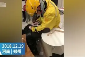 骑手排队订单取消当场落泪 为这几元排队费网友吵翻天图片