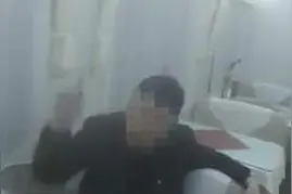 座霸升级？男子霸铺骚扰女乘客！扬言要买下整个车厢视频封面