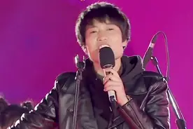 新的一年必听！鹿先森乐队《春风十里》为我们的2019加油！视频封面