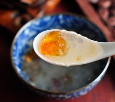 燕窝阿胶糕的作用及食用方法 2026年燕窝阿胶糕的作用及食用方法禁忌
