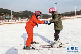 俄罗斯姑娘安吉丽娜：滑雪外教初体验图片