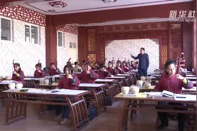 改革先锋在基层｜库尔班·尼亚孜：民族团结进步的践行者视频封面