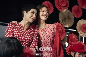时髦办｜我要把这篇转我妈，蒋雯丽马思纯已经穿成姐妹俩图片
