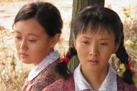 为事业做“丁克”16年，受丈夫感动高龄产子，今一家三口很美满图片