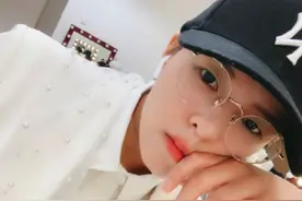 杨芸晴更新泰语动态 粉丝花钱翻译结果令人捧腹图片