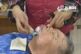 新年新形象！济南一家理发店“刮脸”忙，理发师都是大妈？视频封面
