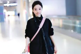“矮个子”过年学冯提莫这2种穿搭，150穿出165既视感，还美极了图片