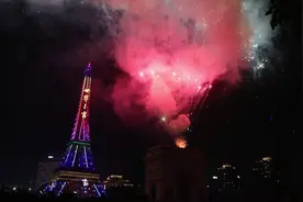 世界之窗铁塔围闭数月后惊艳亮相，灯光烟火齐辉映，点燃深圳夜空视频封面