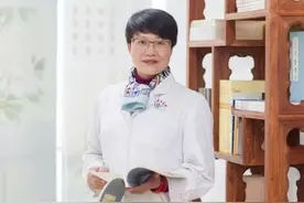 每日一膳 | 厨房里的中药炮制学？来碗“莲子饭焦粥”，调理肠胃还可补气消食止泄泻~广东省中医院杨志敏教授今日推荐图片