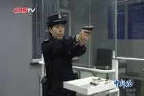 持枪女乘警最后的春运：专注如常站好最后一班岗