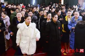 济南艺考现场扫描：报考拉丁舞的女孩居然这么多！图片