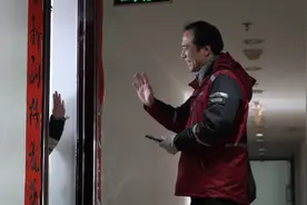 从地下室到楼房——快递小哥的新生活视频封面