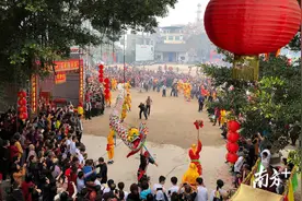 潮州龙湖23米舞龙游千年古寨，“乡里老大”随游近百先贤图片