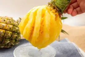 云南有片“菠萝的海”自带香水味，清甜不涩口，甜到不用泡盐水的野生小菠萝！图片