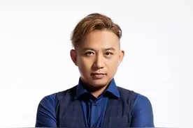 继《莫尼山》后，他编曲的又一作品再登《歌手》舞台图片