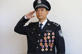 刘忠义履新公安部刑侦局局长，曾牵头侦破白银案等疑案积案图片