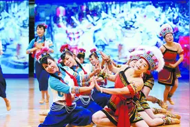 厦门市昨隆重纪念三八国际妇女节 致敬优秀女性图片