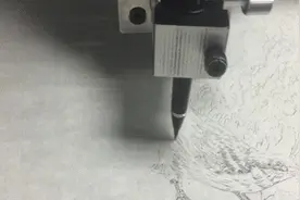 学生用机器人“代笔”写作业?记者亲测:用它抄作业的女孩得是天才视频封面