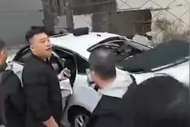 车内放煤气轻生突然后悔，点了根烟炸了视频封面