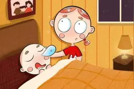宝宝“贪睡”正常吗？要不要叫醒他喝奶？图片