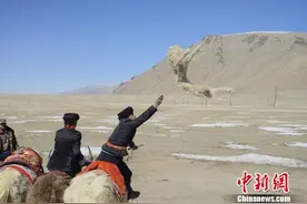 新疆塔县民众“肖贡巴哈尔节”迎接春天图片