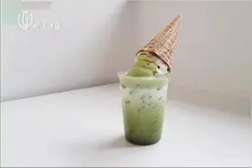 口水都流下来了！冰淇淋甜品“混搭”饮料，颜值赛高给人美的享受视频封面