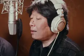 《老师·好》发布推广曲《谁》MV 小柯和老狼共同演唱视频封面