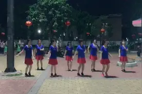 英姐姐妹开心快乐广场舞《爱情恰恰》视频封面