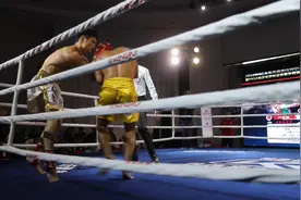 泰拳高手深圳聚首，练喻轩夺得WBC泰拳168磅钻石金腰带视频封面