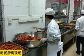 视频|校长陪吃自助餐是什么体验？我们到南海实验中学感受了一下视频封面