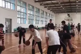 “国手”老师开课啦！快来围观王仕鹏、关馨广州体育学院篮球公开课视频封面