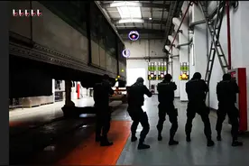 “魂斗罗”一条命通关！上海的警察蜀黍放大招了图片