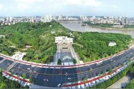 内自同城化发展规划如何实施？力争打造为成渝城市群的支点和节点视频封面