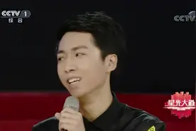 广东男孩东北读大学，说粤语被尼格买提调侃有东北味，太魔性了视频封面