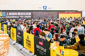 又有人通宵排队？只为上海国际潮流玩具展……图片