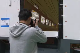 跟“火车迷”探访中国火车百年发展视频封面