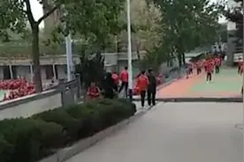 女童武校内身亡，释小龙父亲系该校负责人视频封面