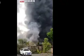 青蕉拍客丨突发！重庆市九龙坡区白市驿一厂房发生火灾 并伴有连续爆炸视频封面
