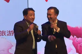 姜昆戴志诚爆笑再现《乐在其中》 即兴表演菏泽版接金句逗笑全场