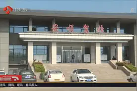 驾考科目一有学员作弊，袖子里藏微型摄像头，网友：这也作弊？视频封面