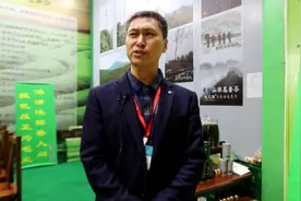 “茶痴”赵凡国谈如何鉴别真假信阳毛尖图片