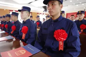 努力干活，政府可安排工作！深圳首批国家综合性消防救援人员集结视频封面