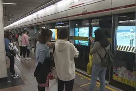 上海地铁延时运营已实施两年,多出来1小时,如何刺激“夜间经济”视频封面