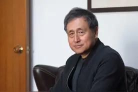 足球·张路：一套球衣比赛日穿，平常训练光膀子图片