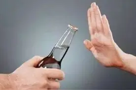 睡醒了≠酒醒了！喝酒后多久才能开车？专家：不要少于这个时间！图片
