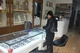 梧桐办事处开展装饰性彩色平光隐形眼镜专项检查图片