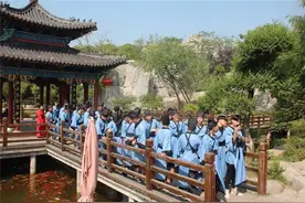 中韩研学团造访翰园碑林体验中华文化图片