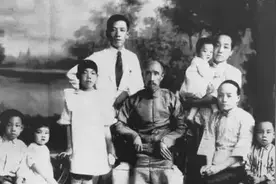 贝氏家族600年：医药，金融，建筑视频封面