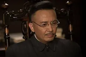 因长得帅拍戏，凭《红楼梦》成名，出道至今零绯闻，如今越老越红图片