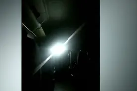 高铁因故停靠近4小时，一度进入无电状态视频封面